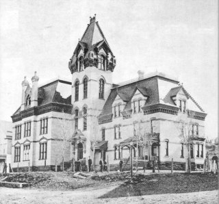 courthouse.jpg (26132 bytes)